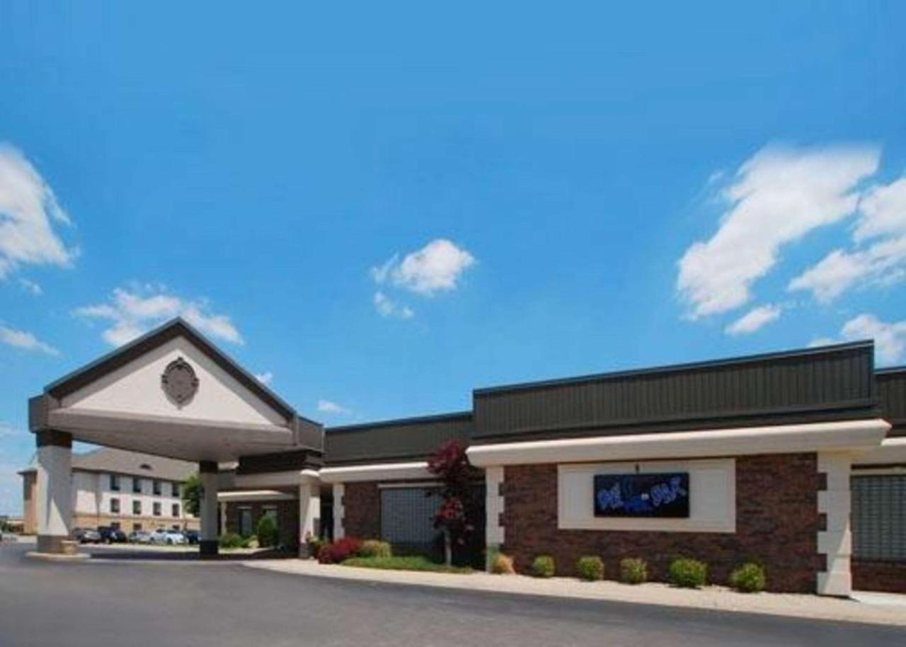 Rodeway Inn Conference Center クローフォーズビル エクステリア 写真